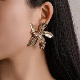 Lestari Earring by Geulise Anting Bunga Gold