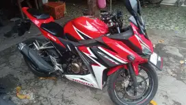 Dijual motr cbr abs tahun 2020