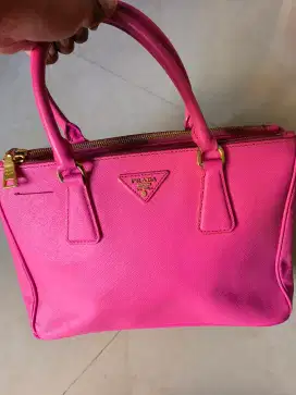 Shoulder Bag Prada Milano Warna Pink Kondisi Second Preloved