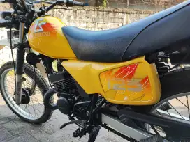 KM 4ratus SUZUKI TS 125 1996