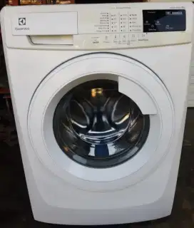 Mesin cuci Electrolux 8 kg