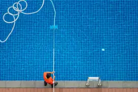 Dibutuhkan Petugas Lapangan Untuk Perawatan Kolam Renang