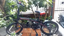 Sepeda lipat Genio F 211 Hitam Seli