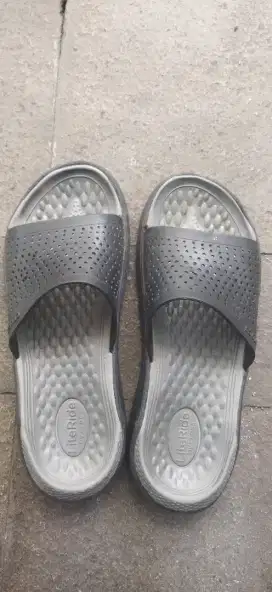 Sandal crocs sz 43