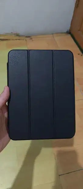 Magnetic case ipad mini 6 & 7 like new