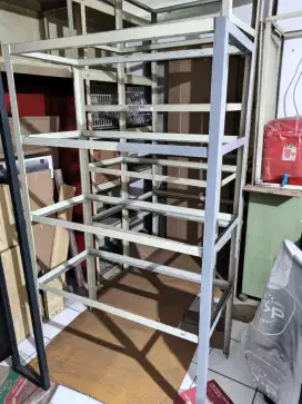 Rak Serbaguna bahan Besi untuk keperluan gudang