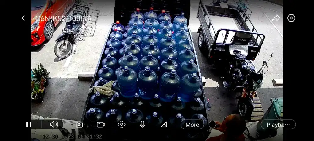 Mencari Karyawan di bagian Pengantaran Galon