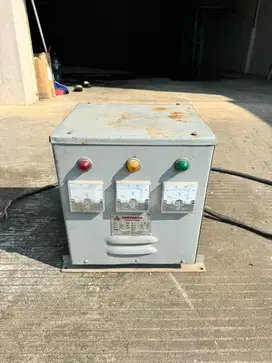 TRAFO AUTO CENTRADO 3 KVA 3 PH.