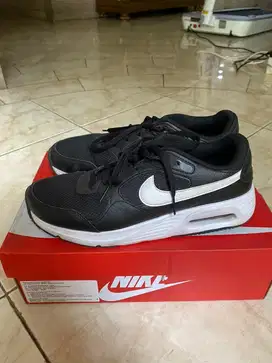 Sepatu Nike Air Max SC Size US 9 / 43