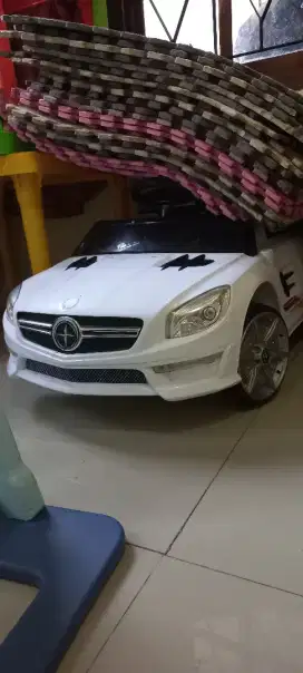 Mobil aki anak bekas