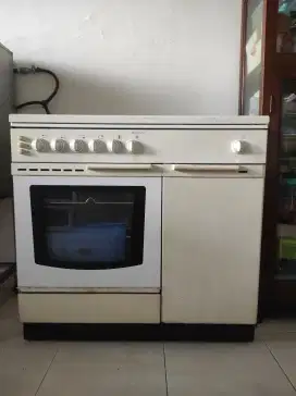 Kompor Gas Standing berikut Microwave
