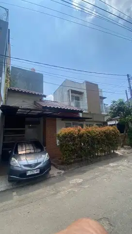 Jual cepat rumah 2 lantai cirendeu LT 108 LB 100