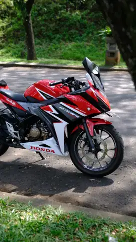 CBR 150R CBR150R CBR 150 R ABS Honda Racing Red