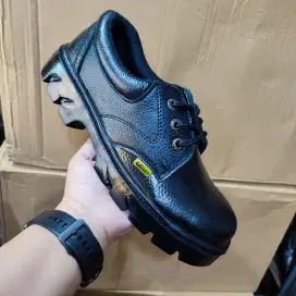 Sepatu Safety Shoes Flat Besi Kerja Proyek