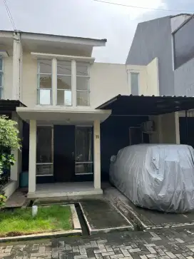 Di Jual Rumah Strategis di Serpong
