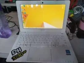 Jual cepat Notebook Asus Ram 2 Gb, SSD 128 GB.