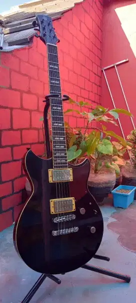 Gitar Elektrik Yamaha Revstar