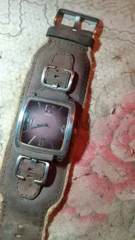 Jual jam tangan merek Guess