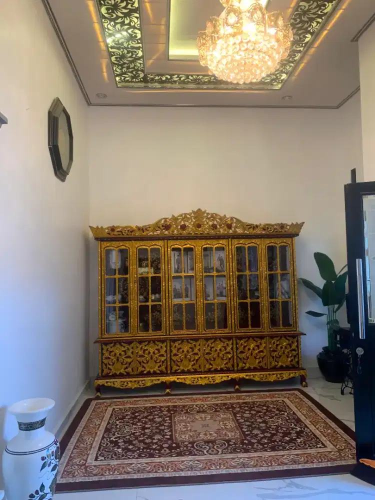 Lemari. Hias 6 pintu kwalitas no1.  Rp. 8
