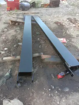 Sepatu forklift