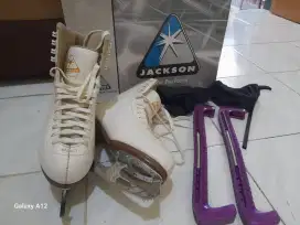 Sepatu Ice Skating