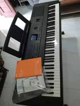 Jual piano yamaha DGX 660