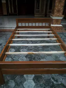 DIPAN RANJANG TEMPAT TIDUR JATI