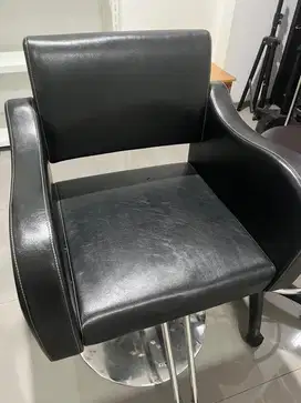 Kursi salon kulit