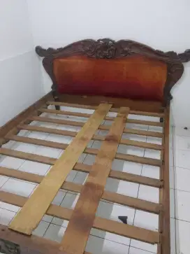 Dipan Tempat Tidur Vintage Jati 200x160