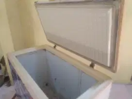 freser es krim merek aqua