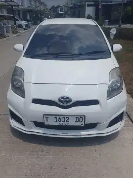 Yaris tipe S limited Mulus seperti baru (Nego tipis)