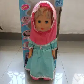 Boneka Anisah Belinda versi Islam talking doll preloved