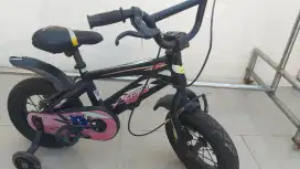 Sepeda Genio BMX Hyper Z 12 inch ban besar