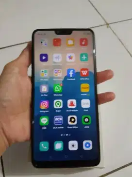 Dijual oppo f7 fullset ram 4/64bGb like new