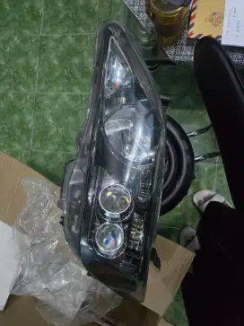 Headlamp lampu depan kanan kiri camry hybrid