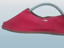 SEPATU SLIP ON KULIT RUSA MERAH | ORIGINAL