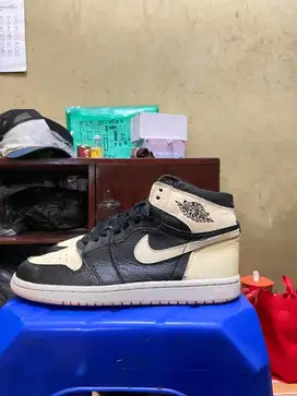 Sepatu Nike Air Jordan 1 High Crimson Tint Second Original