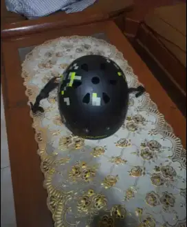 Helm Sepeda Polygon