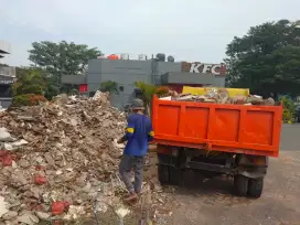 Jasa buang gragal bekas renovasi rumah dan jasa buang sampah proyek