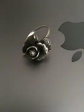 Cicin perak bakar Bali 925 motif helai daun dengan batu gemstones onyx