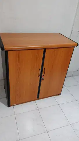 Dibeli lemari pakaian bekas anda
