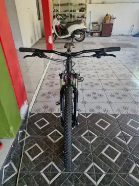 Sepeda MTB merk Trek