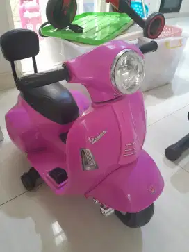 Vespa pink plus charger