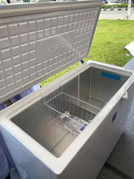 Sharp CooL Freezer