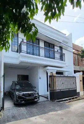 Rumah American Classic 2Lantai Di Benda Barat Pamulang Tangsel