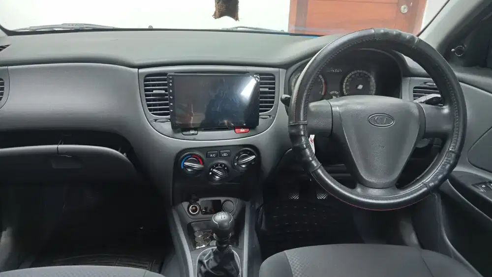 Kia Rio 2011 Bensin