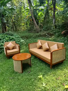 Kursi tamu minimalis model retro kombinasi rattan
