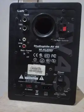 Speaker Monitor M Audio Studiophile AV 40