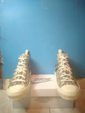 Jual cepat murah sepatu christian dior ori. Italy