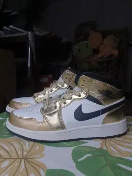 Air Jordan 1retro gold